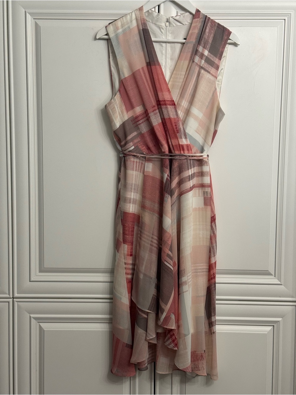 le chateau Sz L Pink Plaid Sleeveless High-Low Faux Wrap Dress Surplice V-Neck